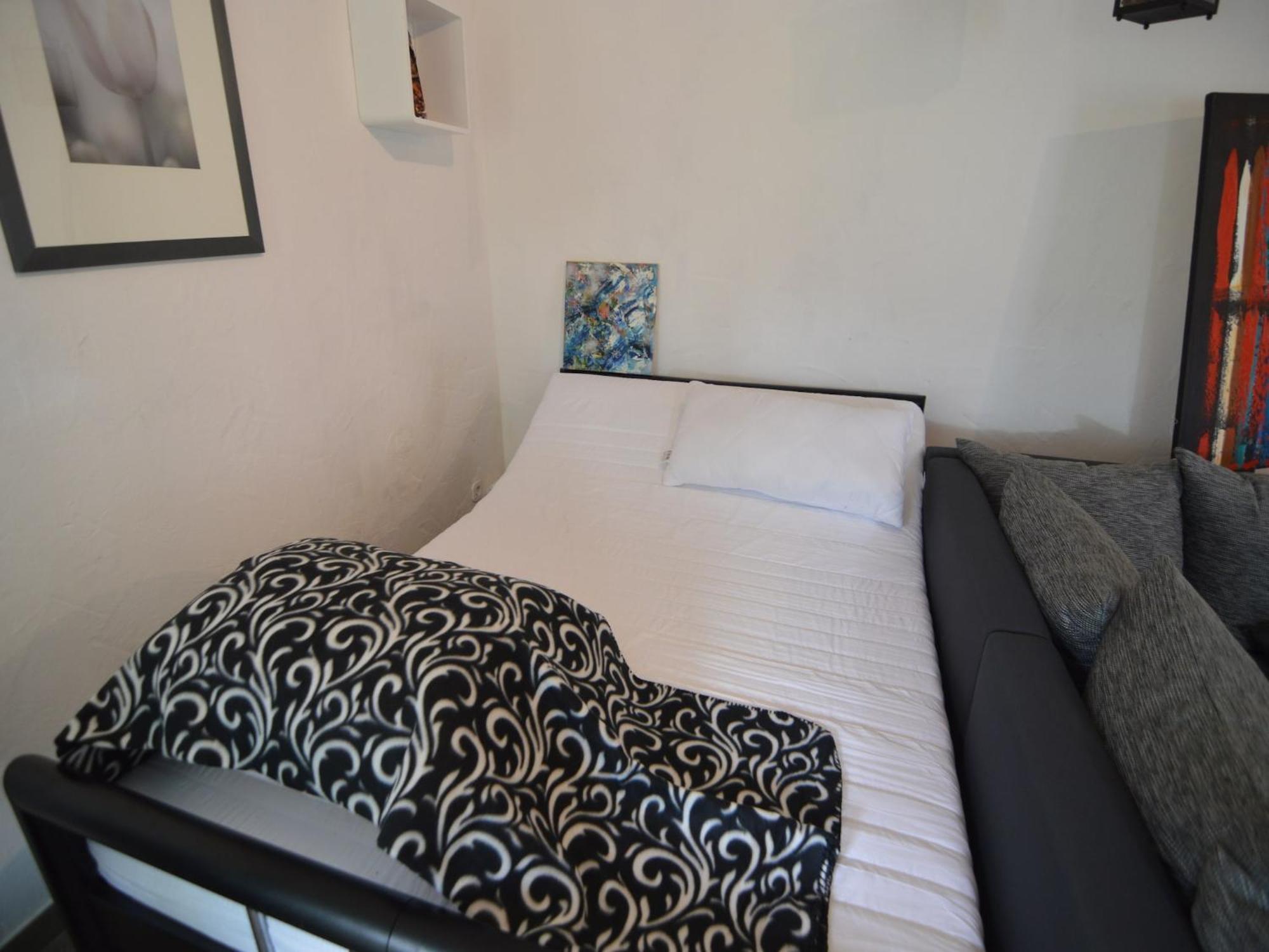 Cozy Apartment In Immerath With Fishing Near Esterno foto